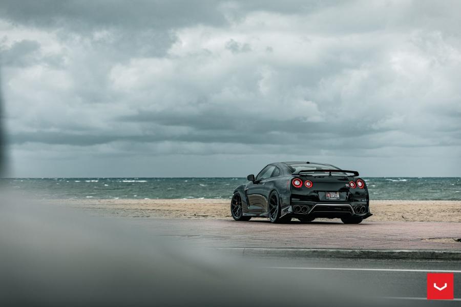  Nissan GT-R on Vossen Wheels (HF-5) 2020 года  (фото 16 из 48)